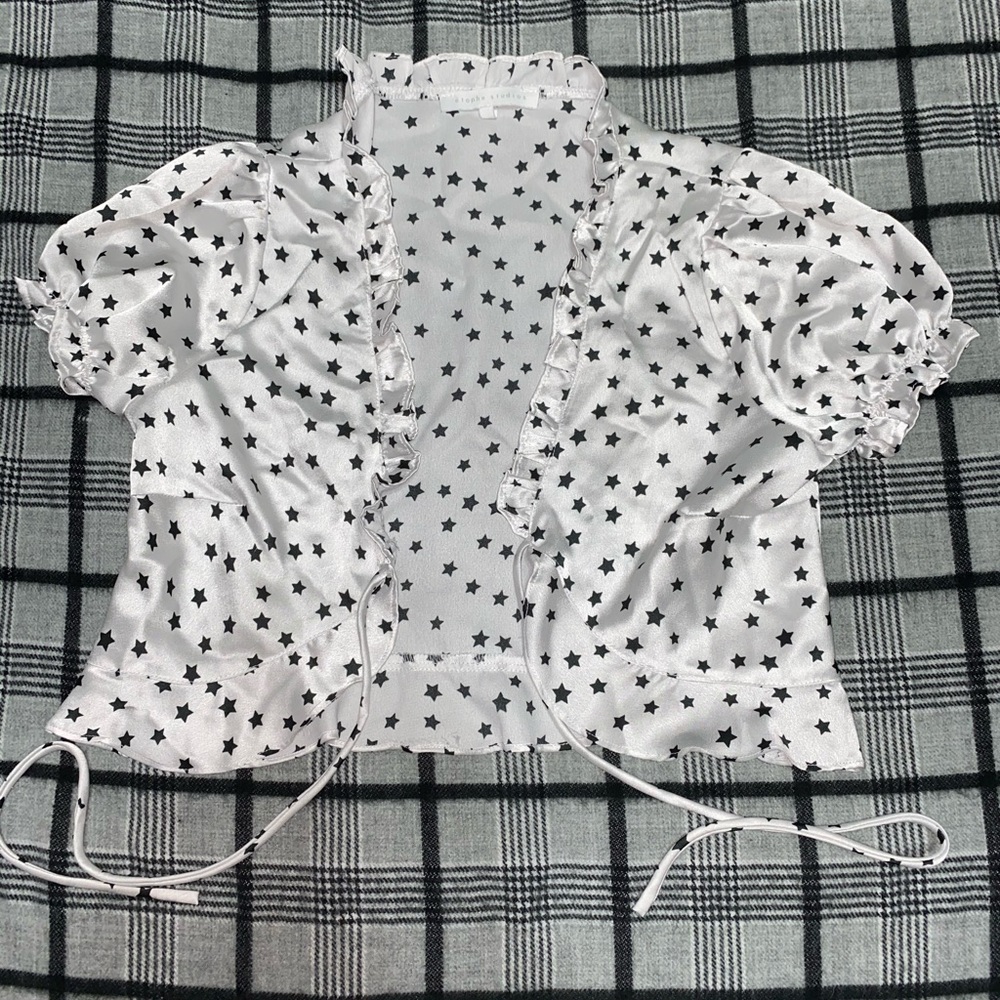 black & white crop top w stars!